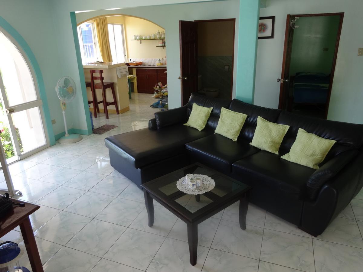 House Rapunzel Hotel Oslob Exterior photo